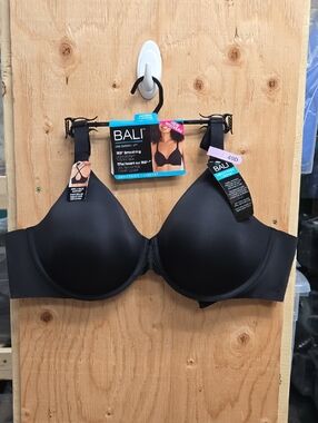 Bali Size 40D Black One Smooth U Lightweight T-Shirt Bra